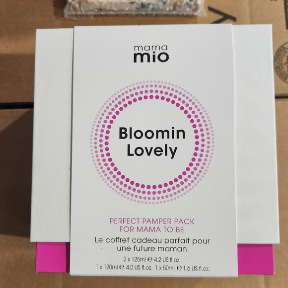 mama mio Bloomin Lovely Perfect Pamper Pack Gift Pregnant Mom New In Box Baby - Picture 3 of 4